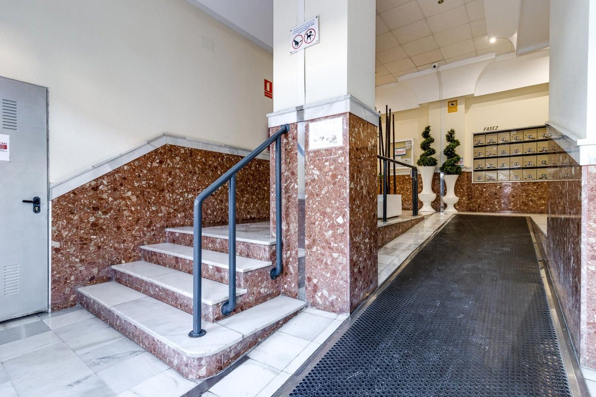 2 Bed Middle Floor Apartment in Torrevieja