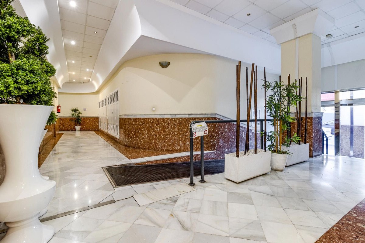 2 Bed Middle Floor Apartment in Torrevieja
