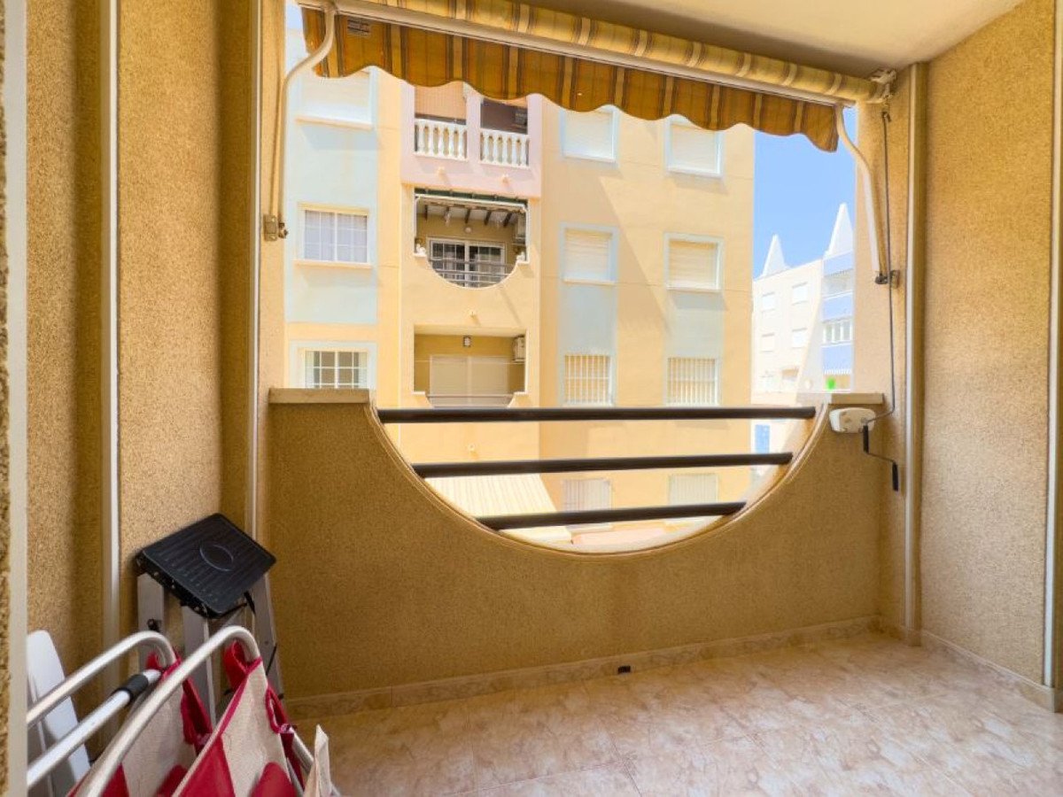 1 Bed Middle Floor Apartment in La Mata