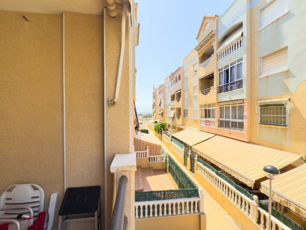1 Bed Middle Floor Apartment in La Mata