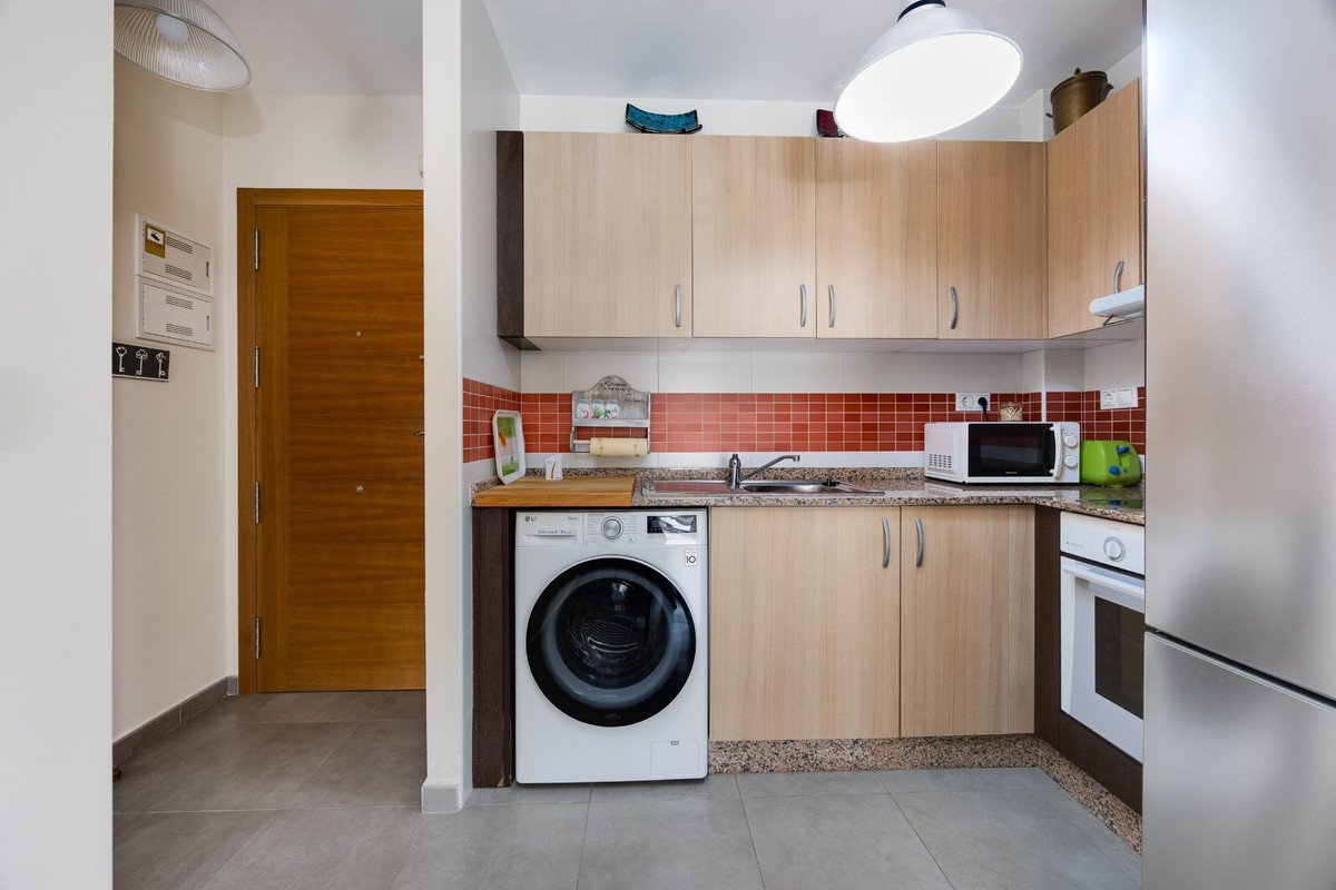 1 Bed Middle Floor Apartment in Parque de las Naciones