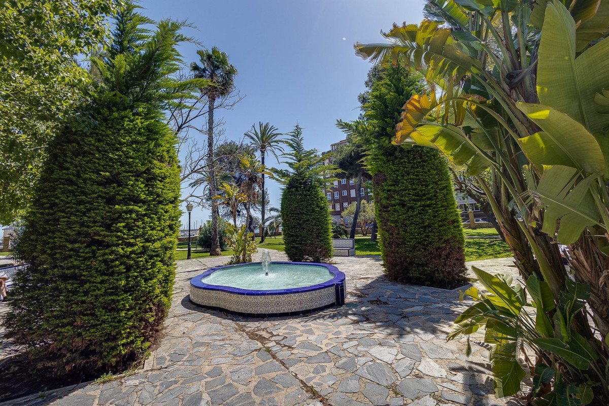 1 Bed Middle Floor Apartment in Parque de las Naciones