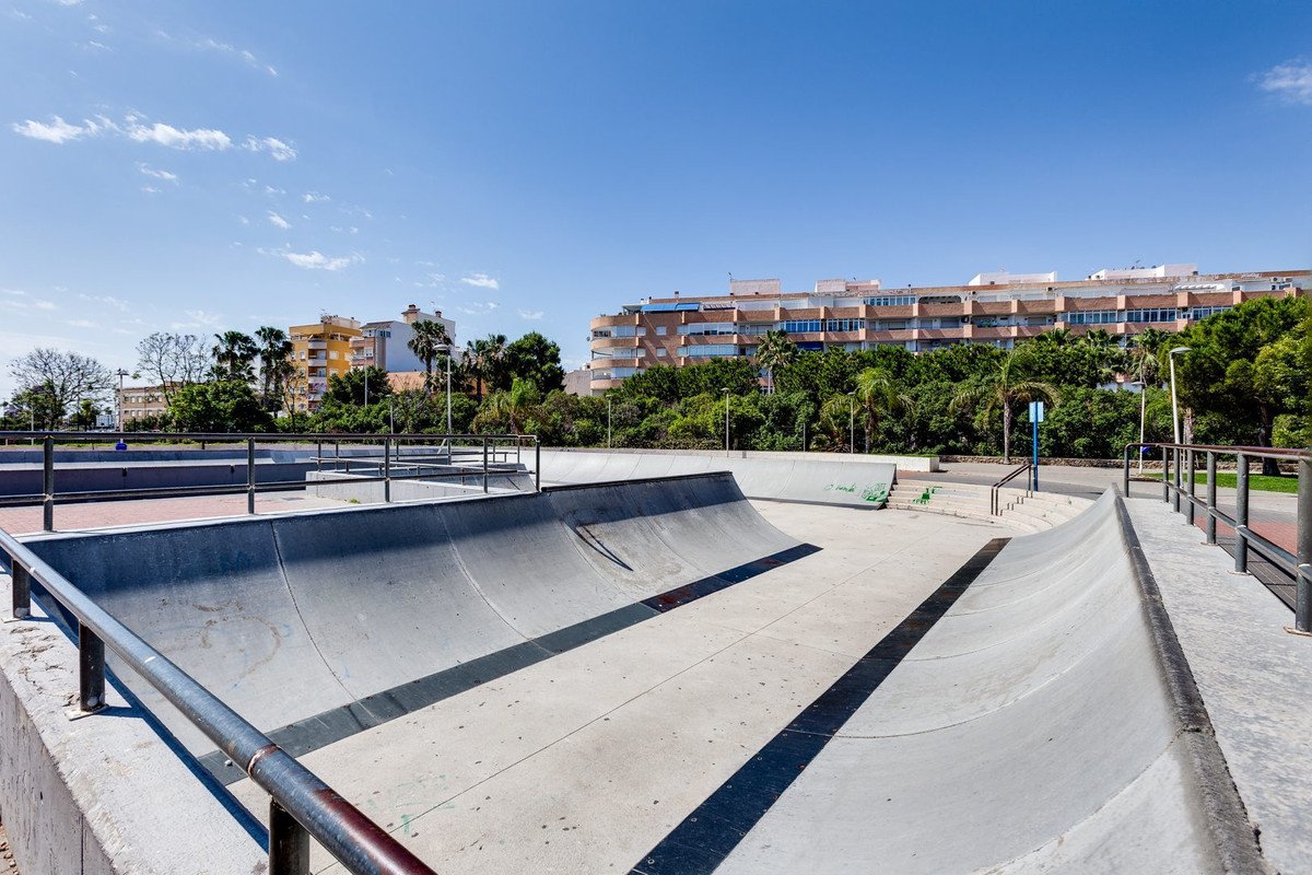 1 Bed Middle Floor Apartment in Parque de las Naciones