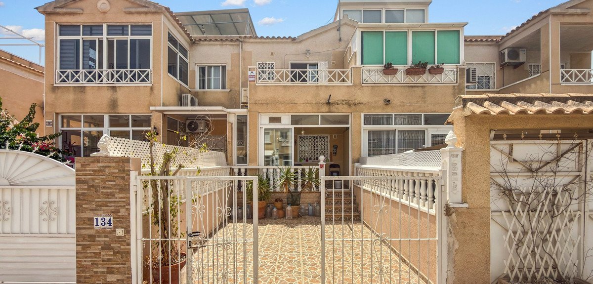 2 Bed Townhouse in Torrevieja