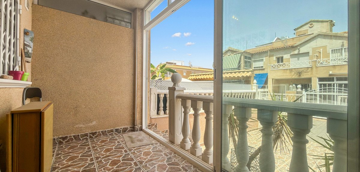 2 Bed Townhouse in Torrevieja