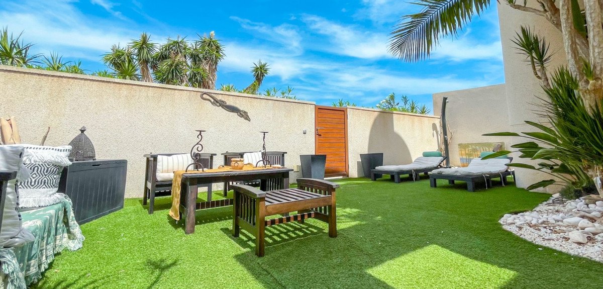 2 Bed Townhouse in Torrevieja