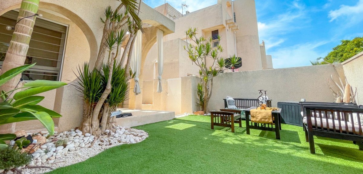 2 Bed Townhouse in Torrevieja