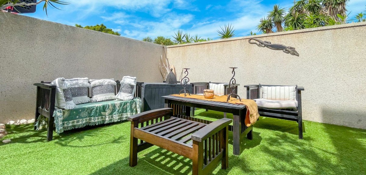 2 Bed Townhouse in Torrevieja