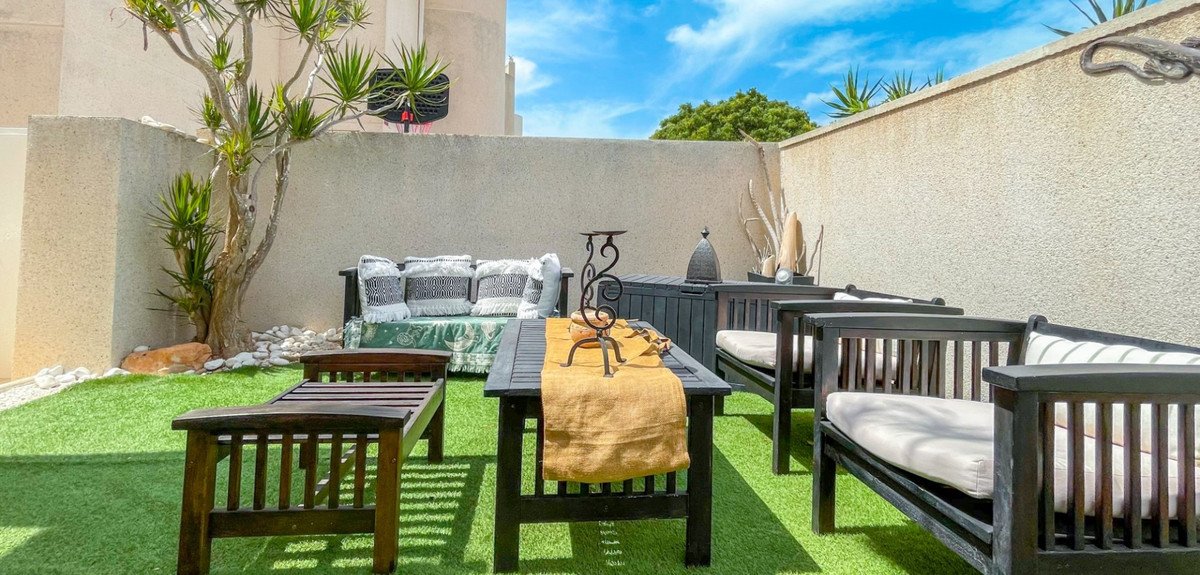 2 Bed Townhouse in Torrevieja
