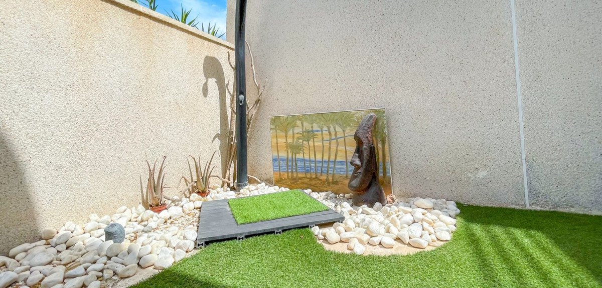 2 Bed Townhouse in Torrevieja