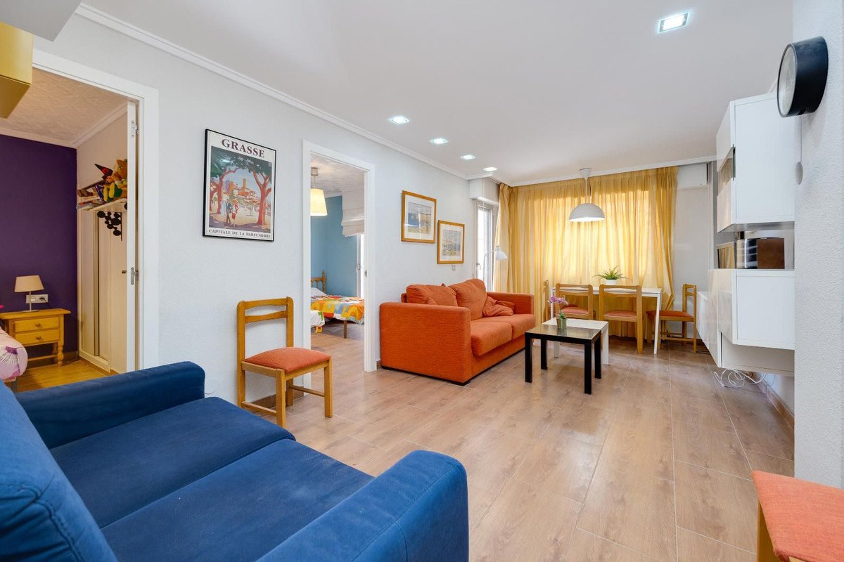 2 Bed Middle Floor Apartment in Torrevieja