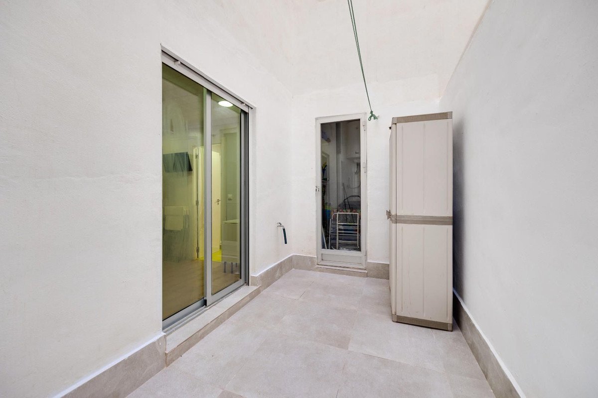 2 Bed Middle Floor Apartment in Torrevieja