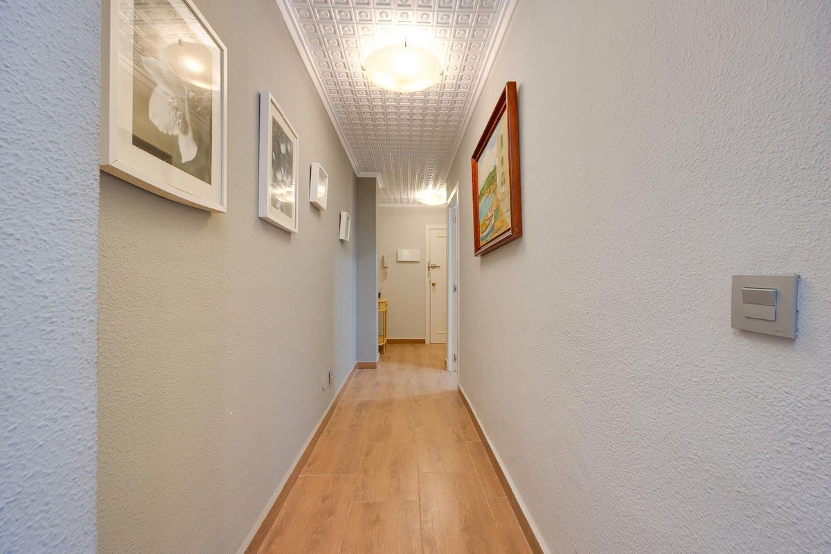 2 Bed Middle Floor Apartment in Torrevieja