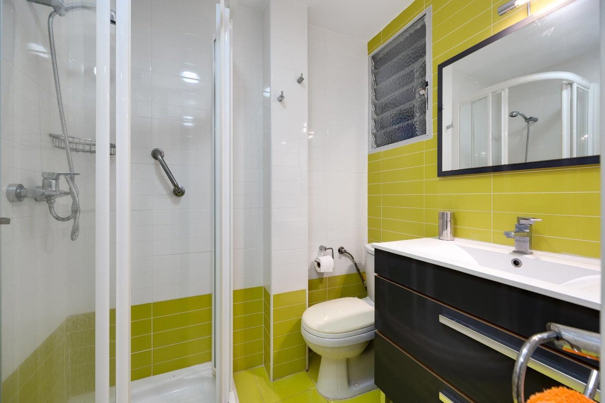 2 Bed Middle Floor Apartment in Torrevieja