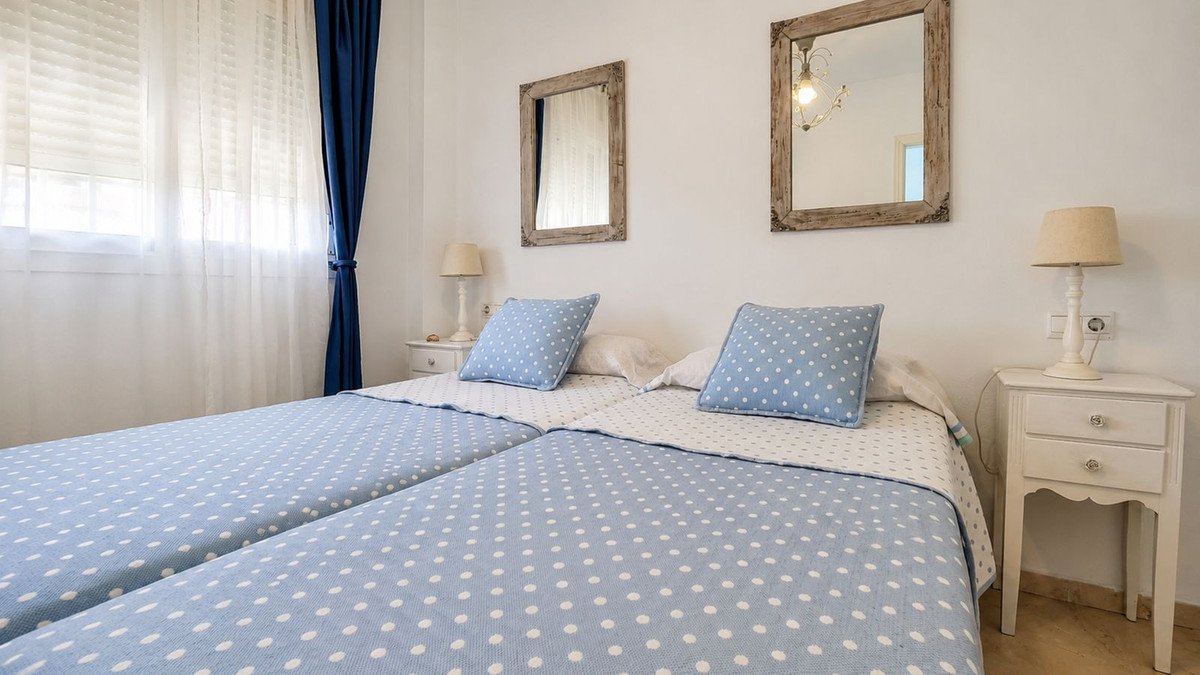 1 Bed Middle Floor Apartment in Casares Playa