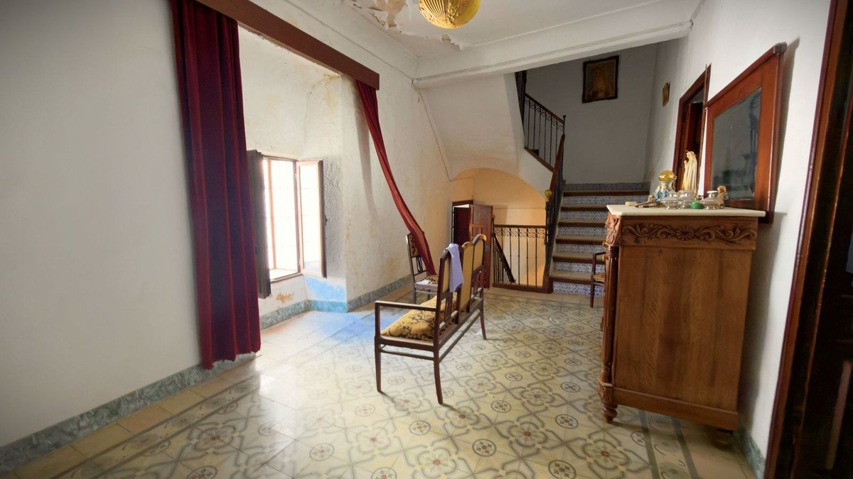 4 Bed Townhouse in Alameda