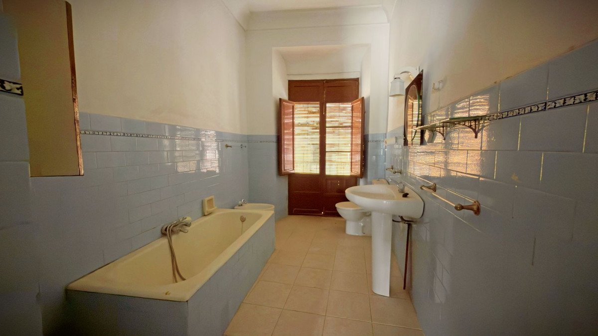 4 Bed Townhouse in Alameda