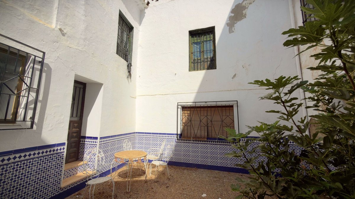 4 Bed Townhouse in Alameda