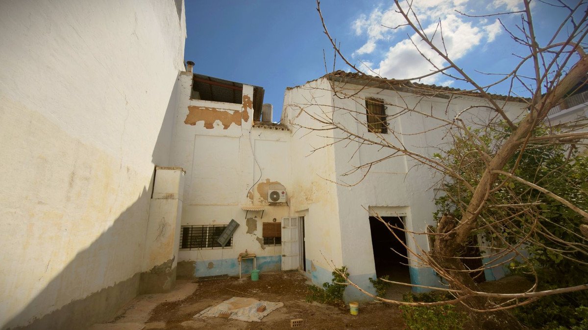 4 Bed Townhouse in Alameda