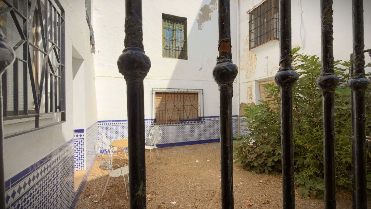 4 Bed Townhouse in Alameda