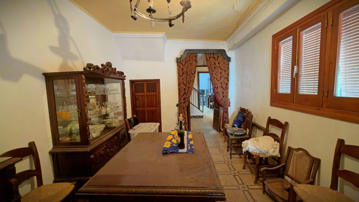 4 Bed Townhouse in Alameda
