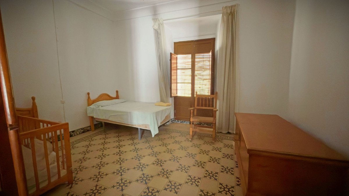 4 Bed Townhouse in Alameda