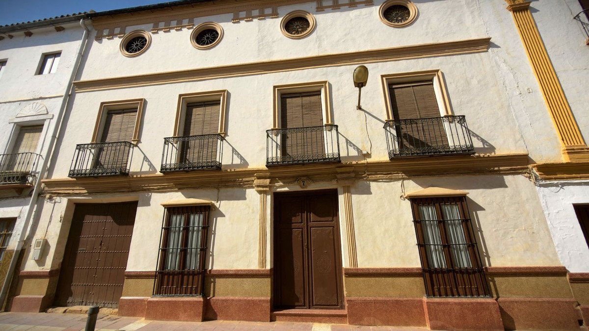 4 Bed Townhouse in Alameda
