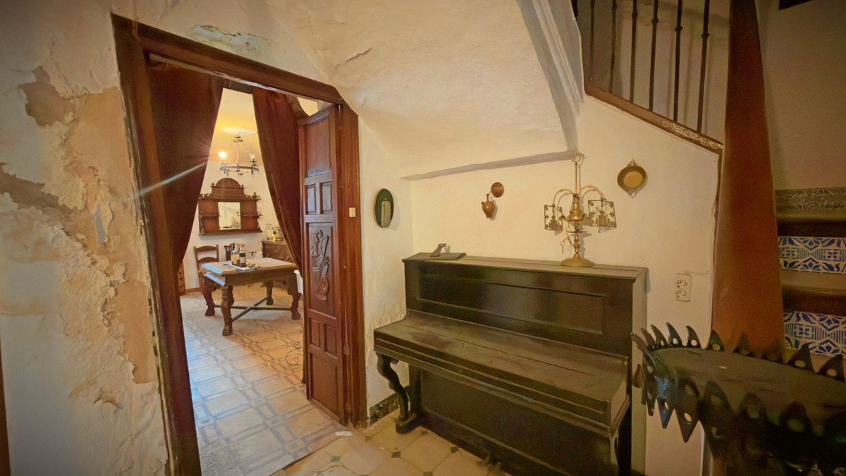 4 Bed Townhouse in Alameda
