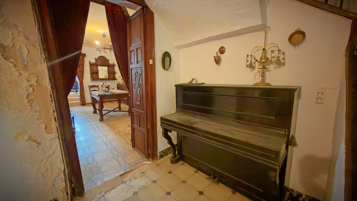 4 Bed Townhouse in Alameda
