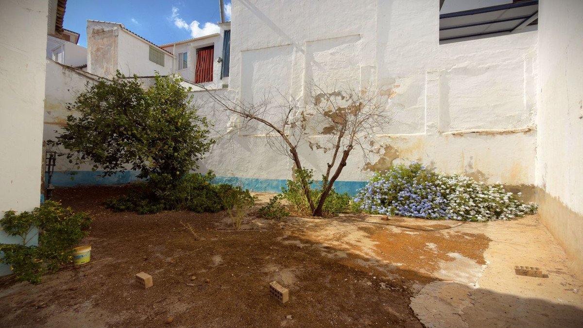 4 Bed Townhouse in Alameda