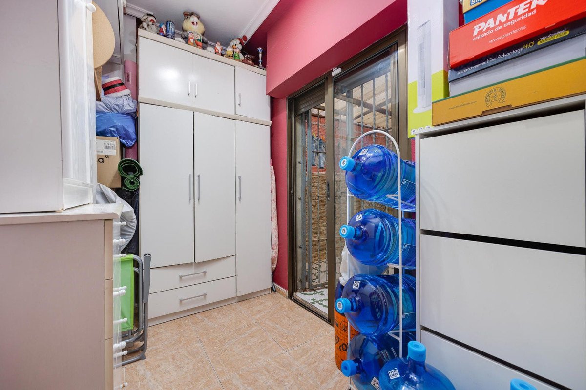 5 Bed Middle Floor Apartment in Torrevieja