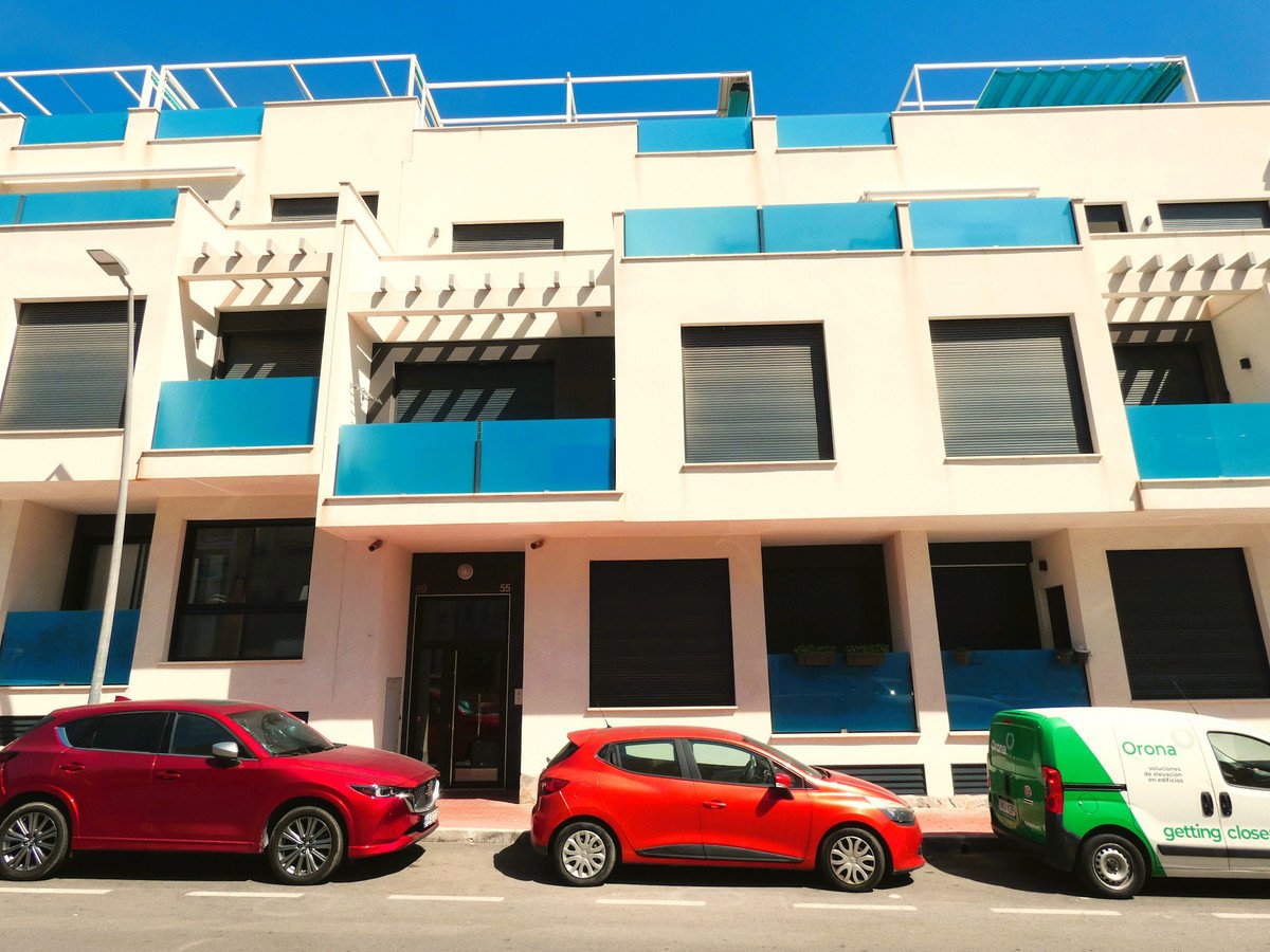 3 Bed Middle Floor Apartment in Torrevieja