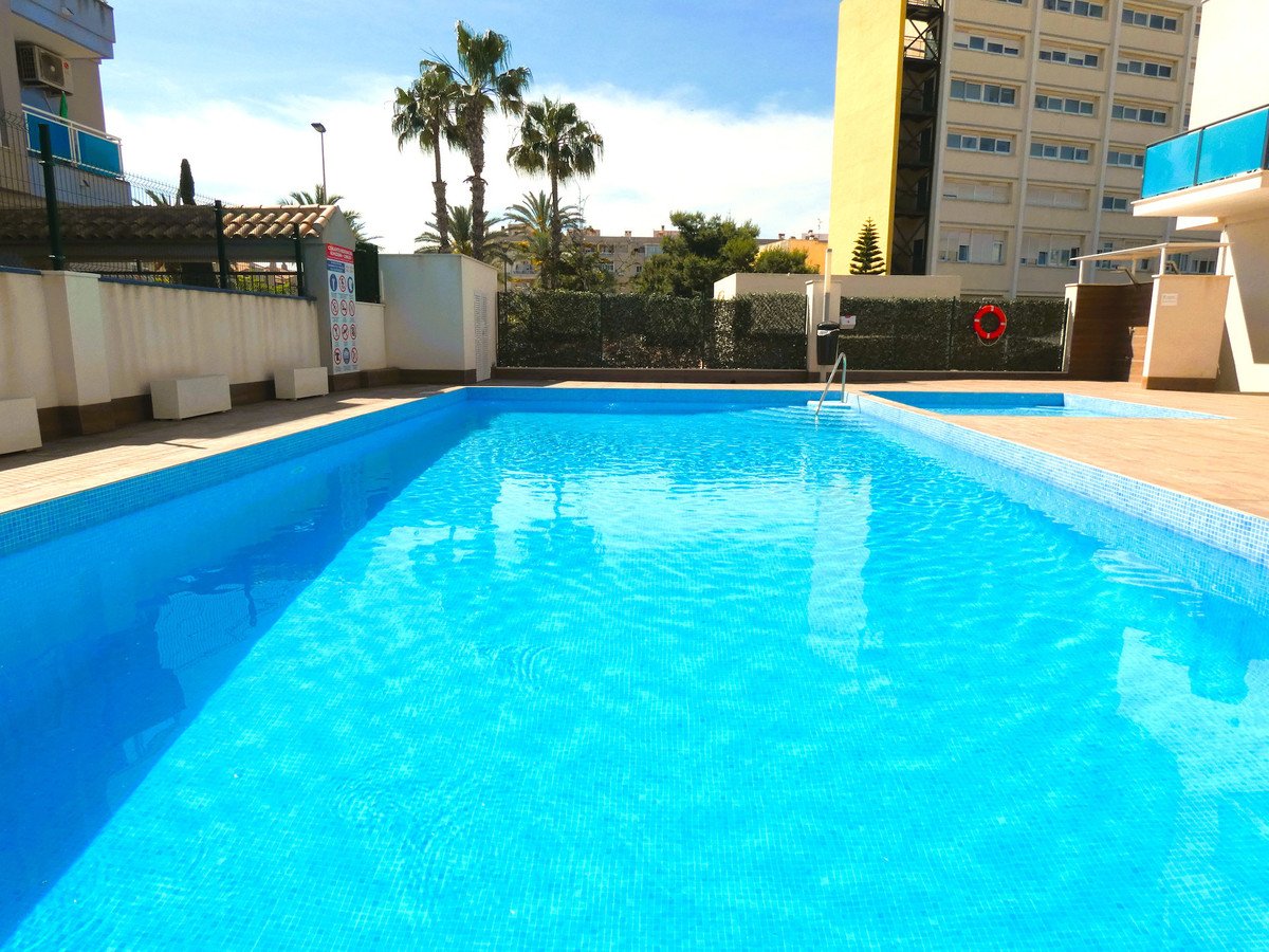 3 Bed Middle Floor Apartment in Torrevieja