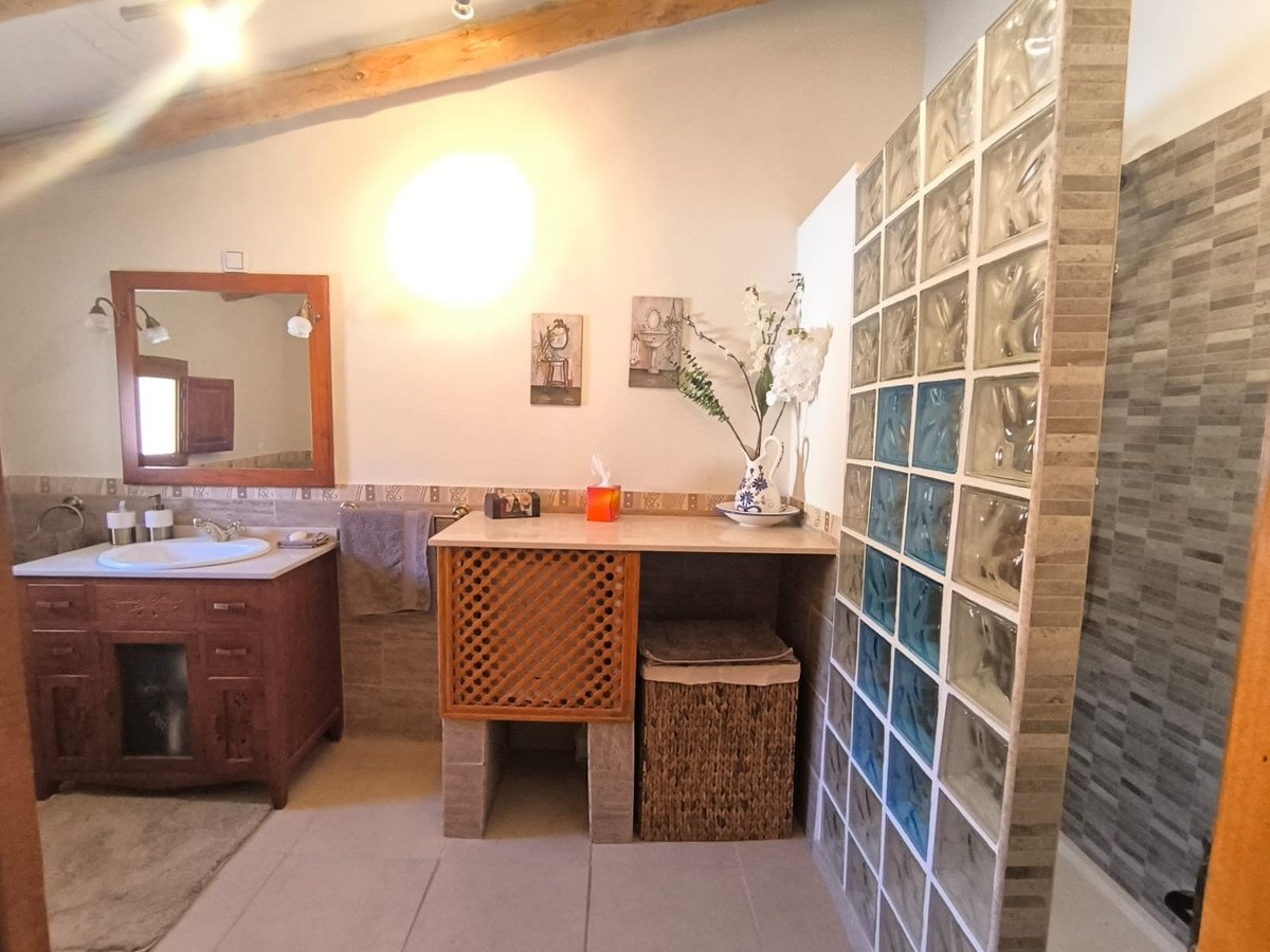 4 Bed Detached Villa in Chinorlet