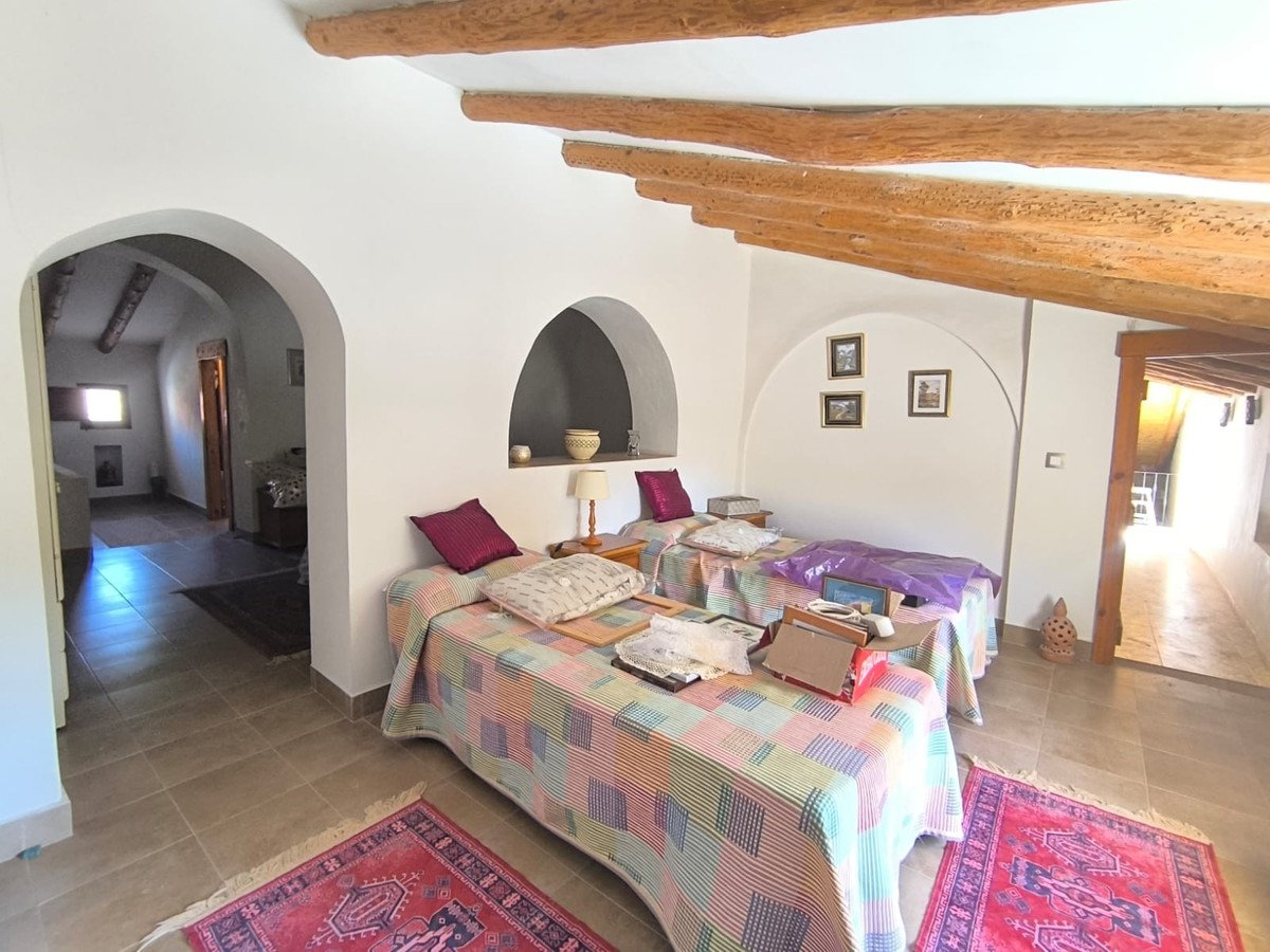 4 Bed Detached Villa in Chinorlet