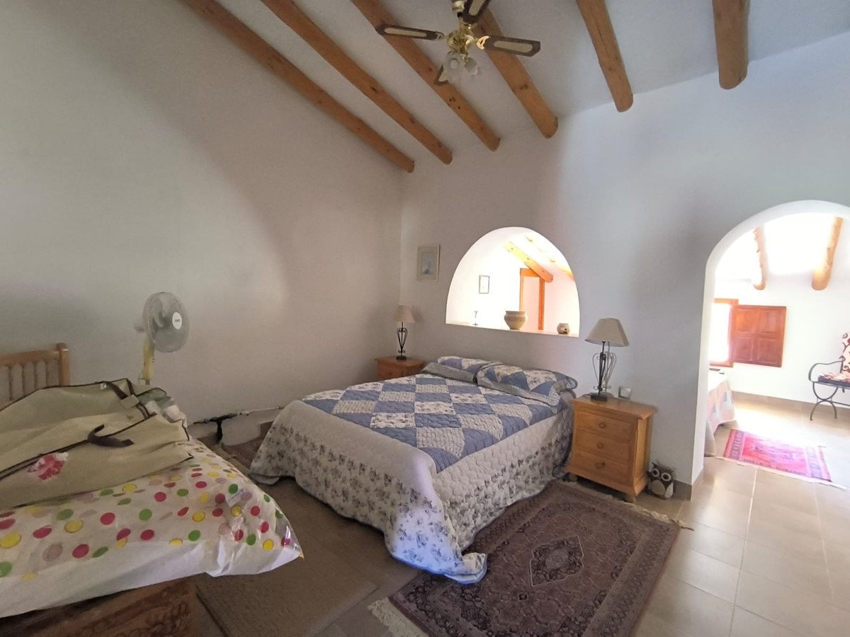 4 Bed Detached Villa in Chinorlet