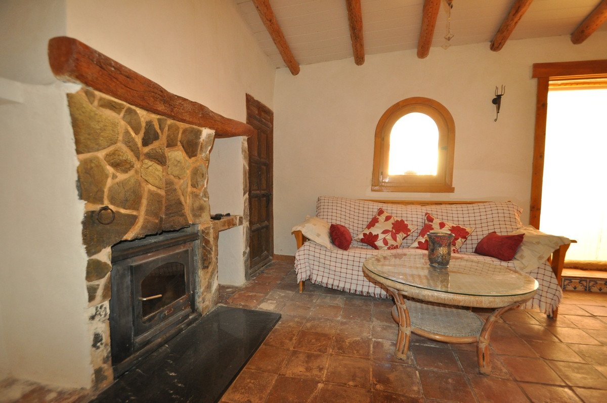 4 Bed Detached Villa in Chinorlet