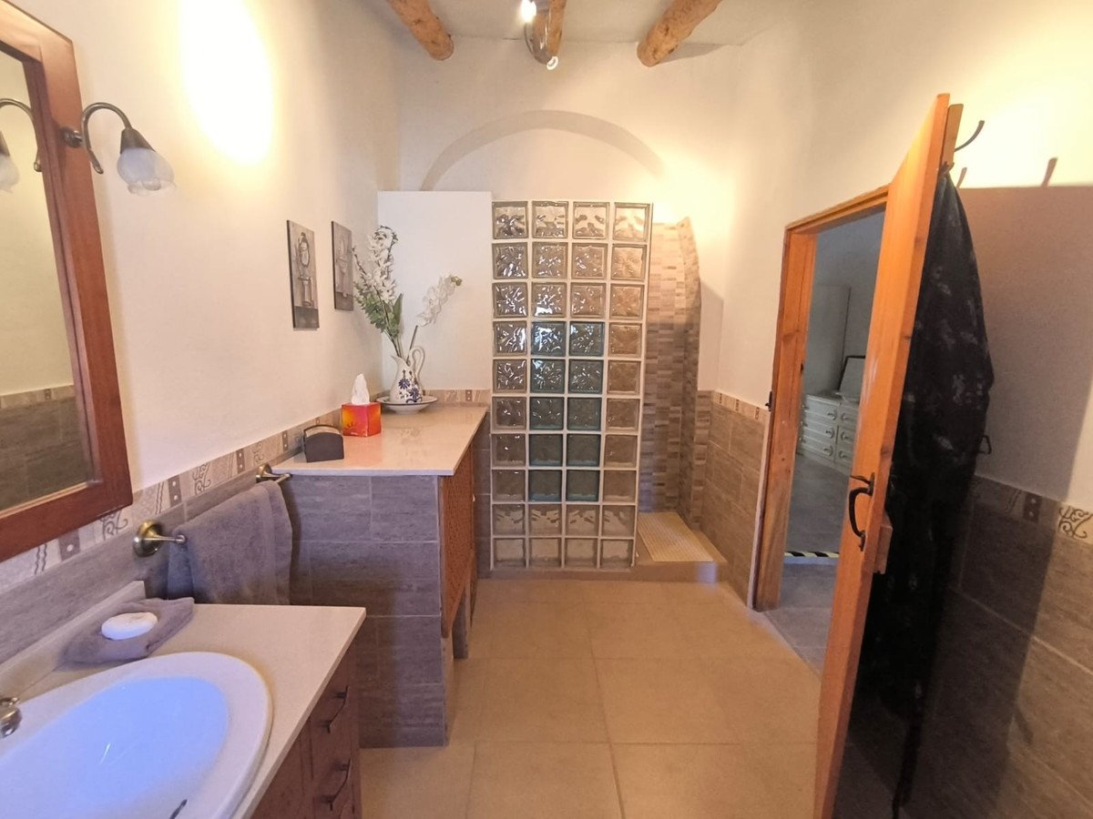 4 Bed Detached Villa in Chinorlet