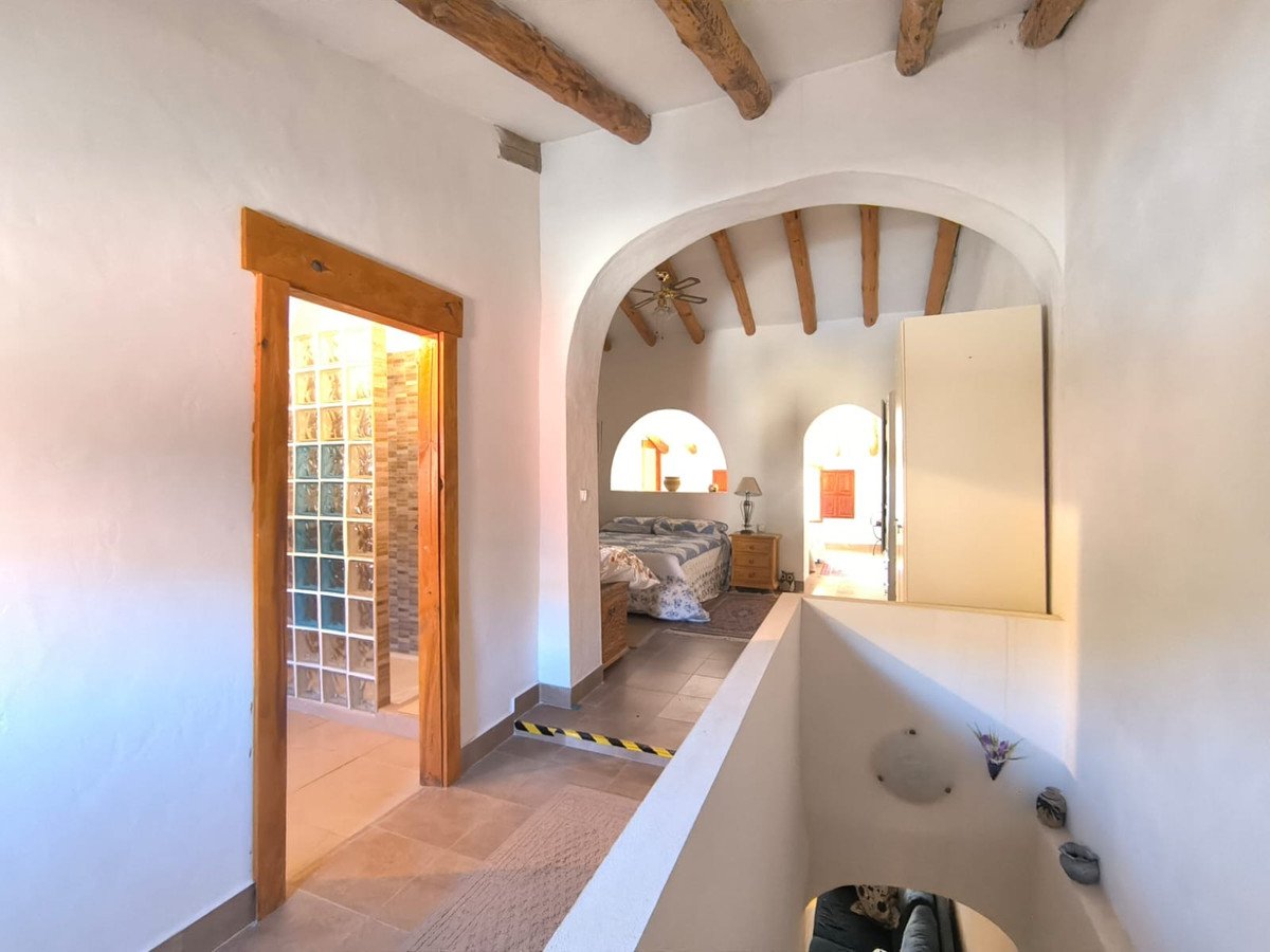 4 Bed Detached Villa in Chinorlet