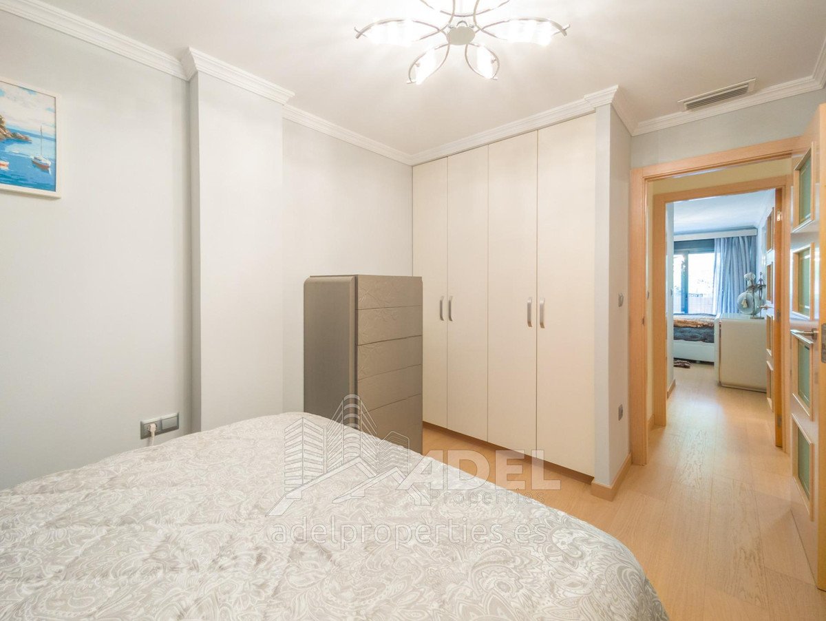 2 Bed Middle Floor Apartment in Orihuela Costa