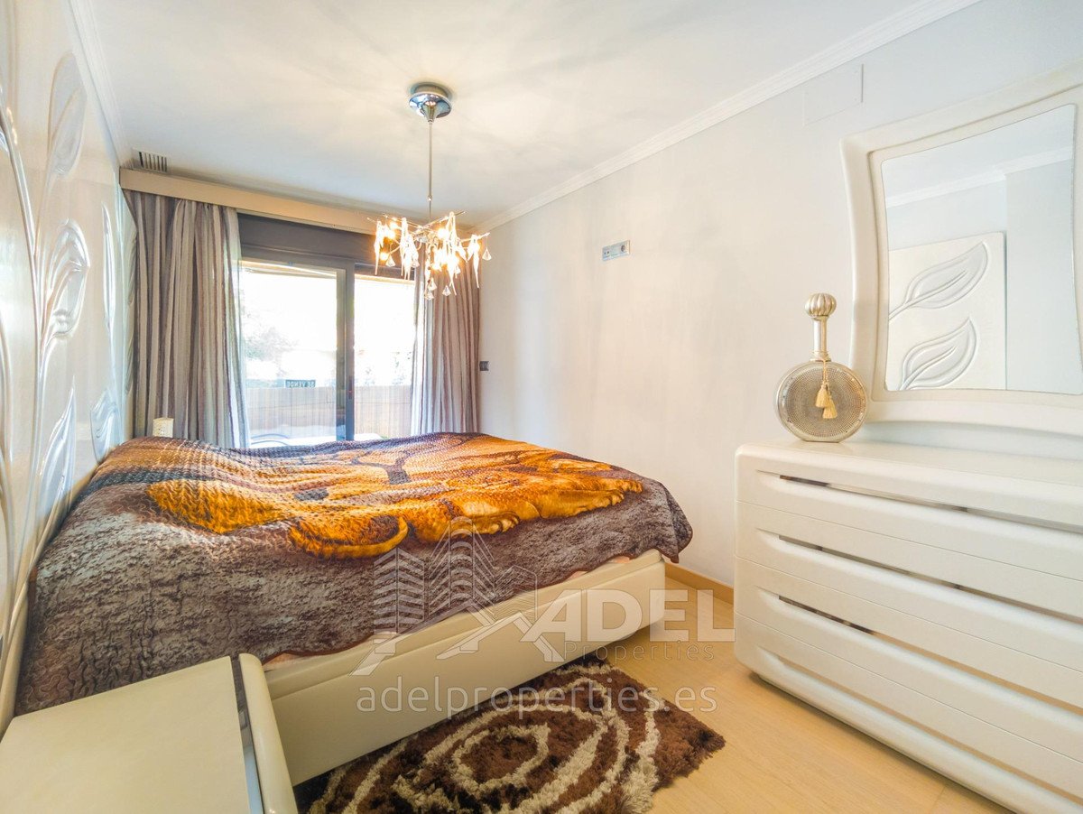 2 Bed Middle Floor Apartment in Orihuela Costa