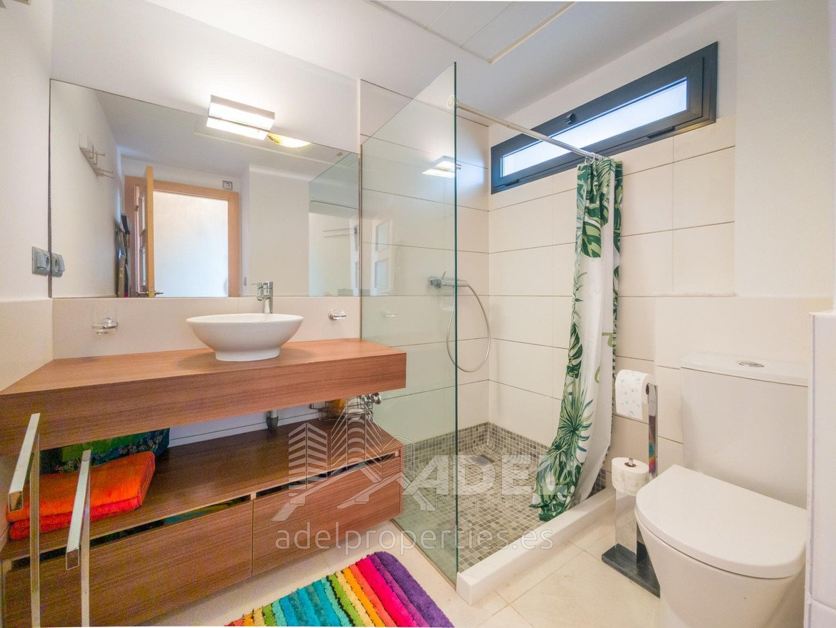 2 Bed Middle Floor Apartment in Orihuela Costa