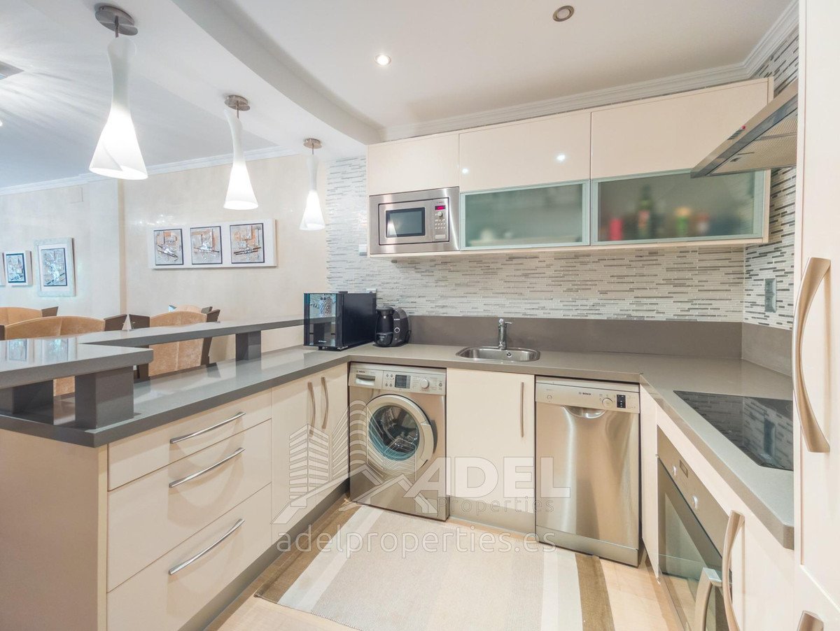 2 Bed Middle Floor Apartment in Orihuela Costa