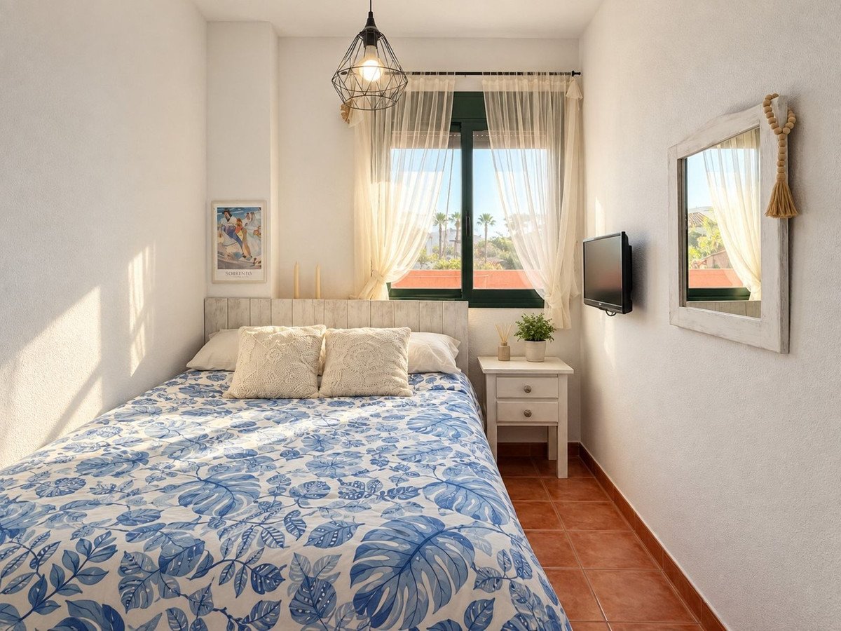 2 Bed Middle Floor Apartment in Casares Playa
