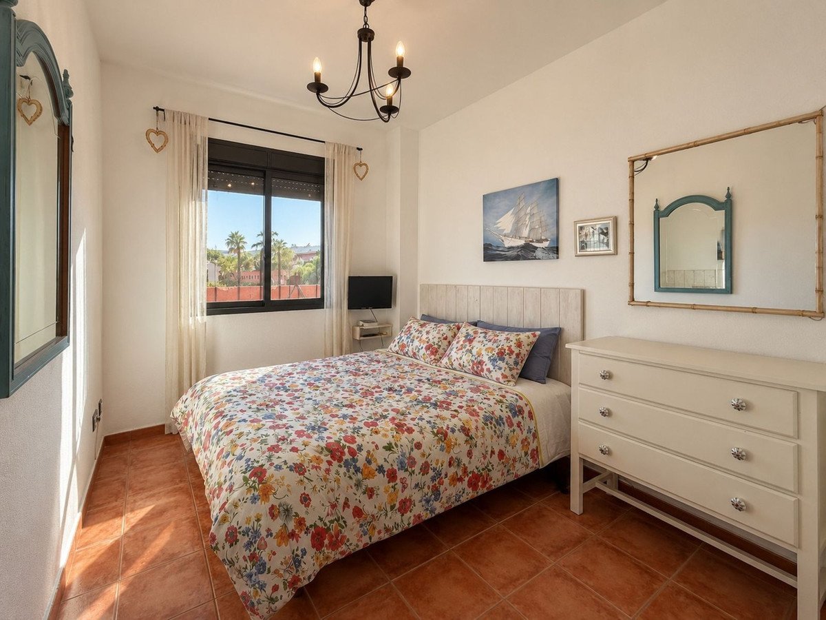 2 Bed Middle Floor Apartment in Casares Playa