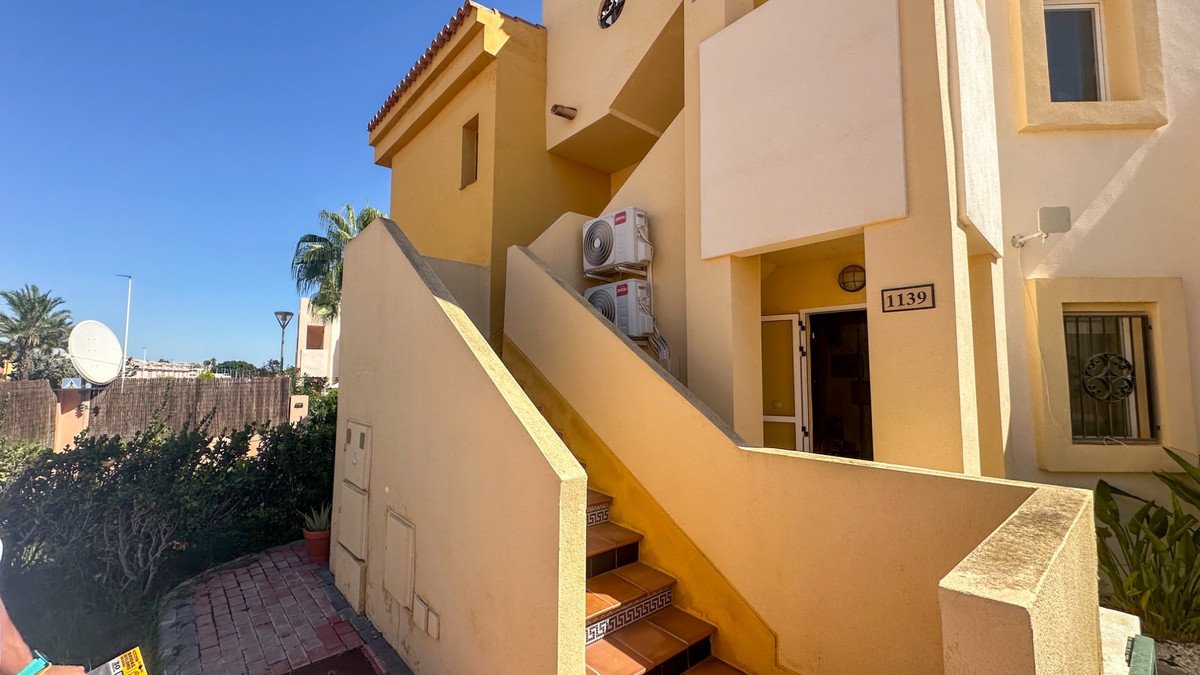 2 Bed Bungalow in Los Altos
