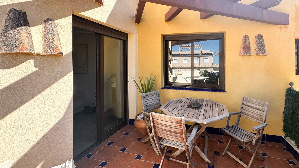 2 Bed Bungalow in Los Altos