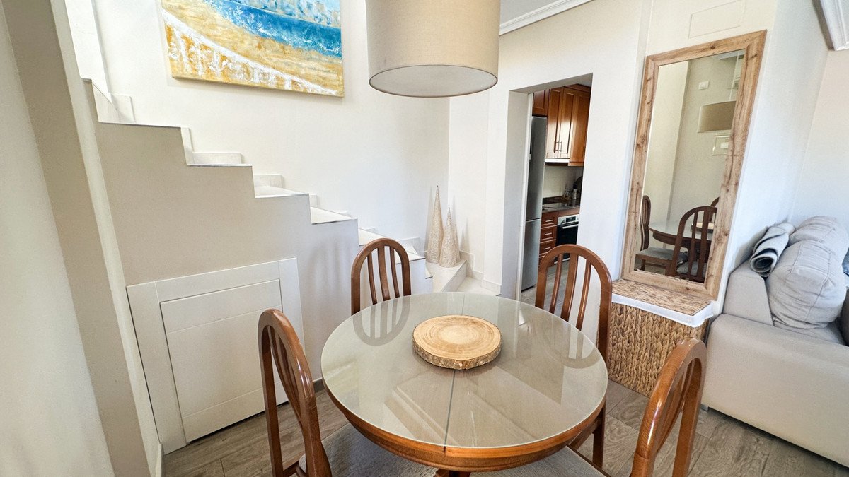 2 Bed Bungalow in Los Altos