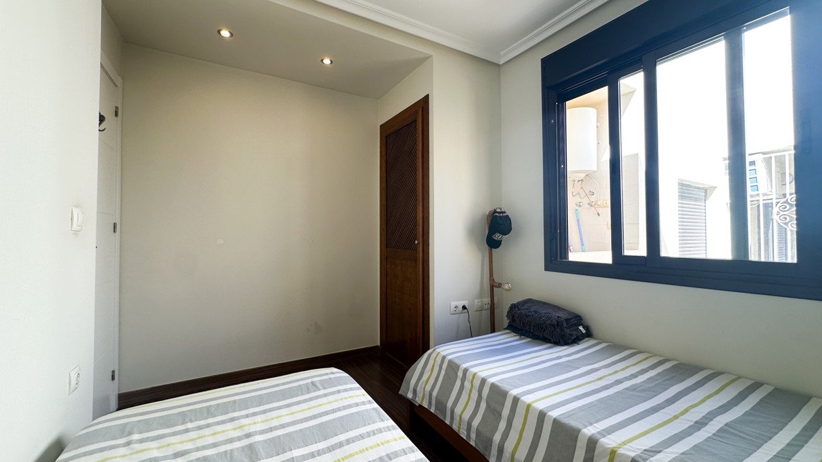 2 Bed Bungalow in Los Altos
