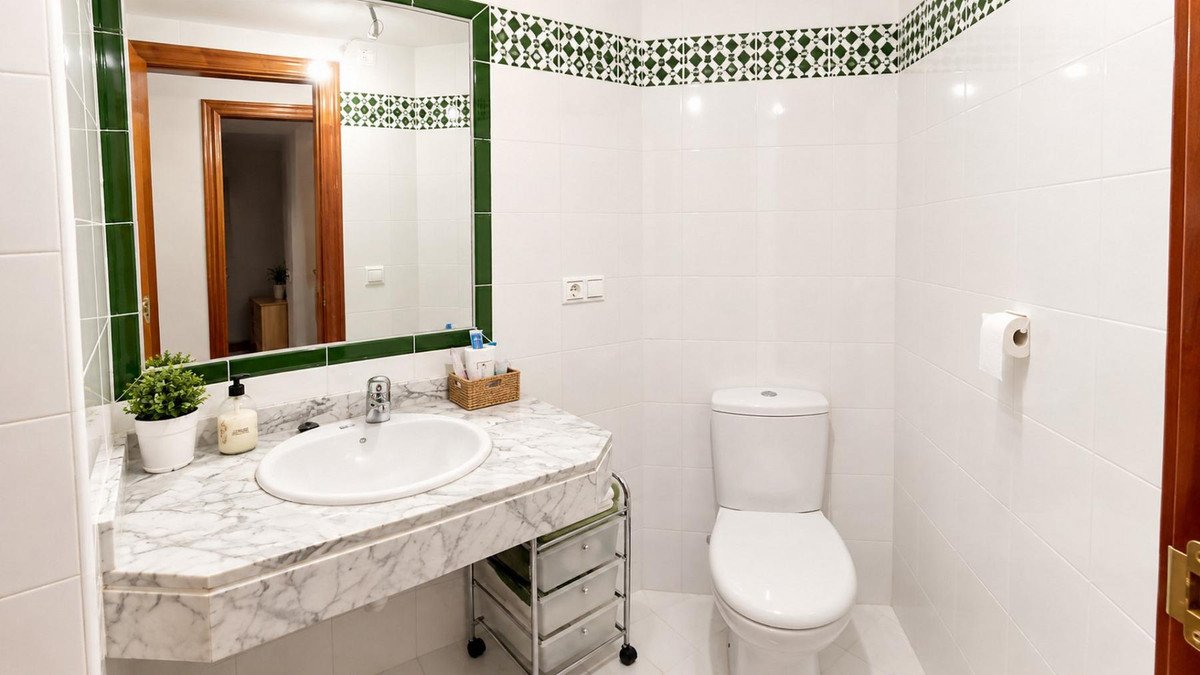 2 Bed Middle Floor Apartment in Playa de los Locos